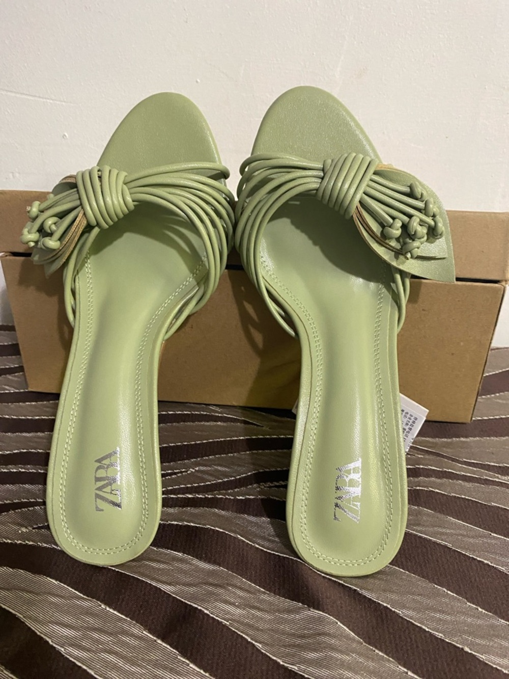 Zara Knot Detail Slide Sandals in Sage Green - Picture 2 of 7